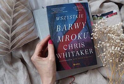 Wszystkie barwy mroku - Chris Whitaker wszystkie barwy mroku chris whitaker opinia 400x270 - Wszystkie barwy mroku - Chris Whitaker