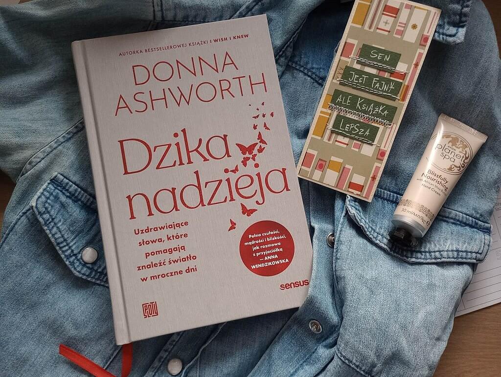 22c7005c 0a21 48c5 8a3c c1797694fc1c 1024x771 - Słowa, kt&oacute;re uzdrawiają. Opinia o wierszach  Donny Ashworth "Dzika nadzieja"