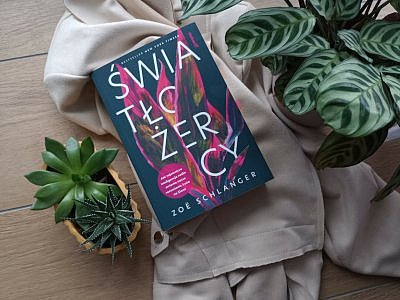 swiatlozercy zoe schlanger recenzja 400x300 - Rewolucja w myśleniu o roślinach. Recenzja "Światłożerców" Zoe Schlanger