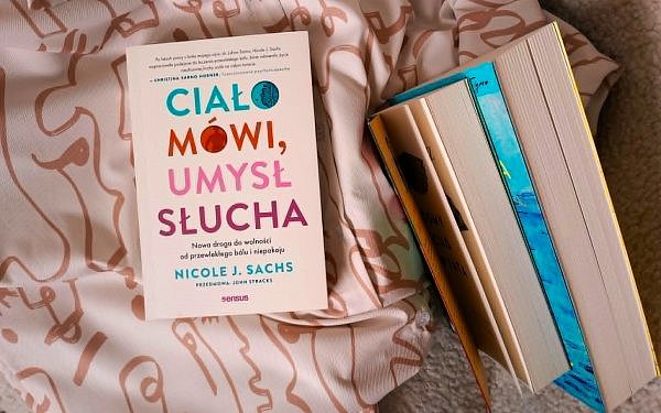 nicole sachs cialo mowi umysl slucha opinia 600x375 - "Ciało mówi, umysł słucha" Nicole J. Sachs: praktyka JournalSpeak jako droga do uwolnienia od przewlekłego bólu i niepokoju