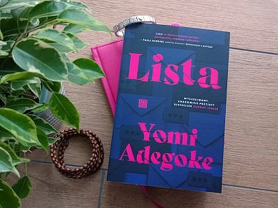 lista yomi adegoke opinia sploty 400x300 - Debiutancka "Lista" Yomi Adegoke